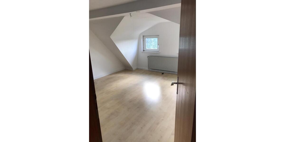 Etagenwohnung Krefeld - 3 Zimmer, 95 m&sup2;, 680&euro; | Angebot:27547826