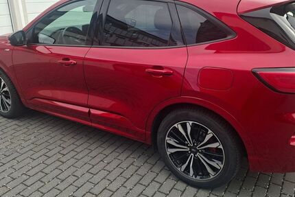 Ford Kuga 90.000 km 14.500 &euro; Grevenbroich 41517