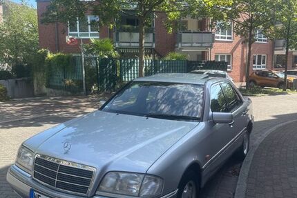 Mercedes-Benz 220 170.000 km 3.500 &euro; Kaarst 41564