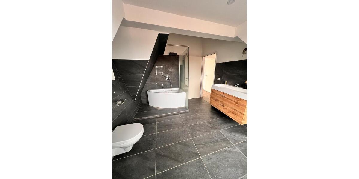 Mehrfamilienhaus, Wohnhaus Mönchengladbach Süd - 8 Zimmer, 210 m&sup2;, 545.000&euro; | Angebot:27502933