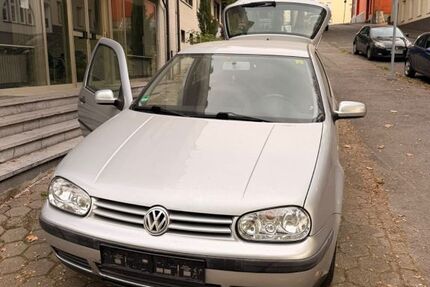VW Golf 305.000 km 800 &euro; Solingen 42719