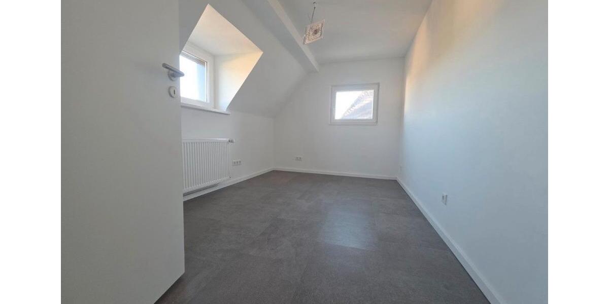 Dachgeschoßwohnung Leverkusen - 3 Zimmer, 75 m&sup2;, 1.200&euro; | Angebot:27546960