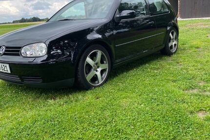 VW Golf 110.000 km 6.500 &euro; Tönisvorst 47918