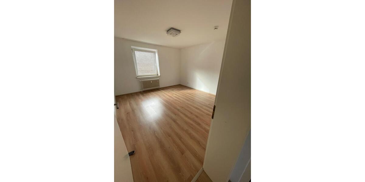 Etagenwohnung Krefeld - 2 Zimmer, 69 m&sup2;, 510&euro; | Angebot:27542628