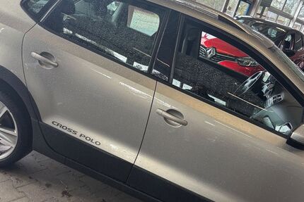 VW Polo 126.000 km 8.399 &euro; Mönchengladbach 41068