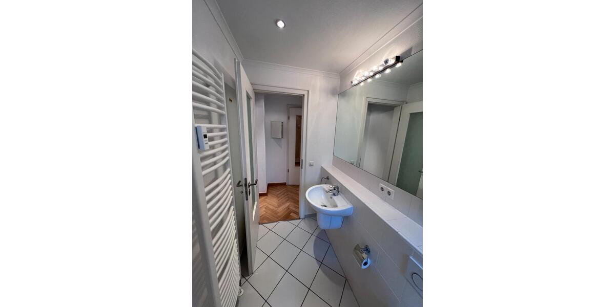 Etagenwohnung Düsseldorf Stadtbezirk 5 - 1 Zimmer, 49 m&sup2;, 1.150&euro; | Angebot:27547930
