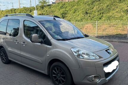 Peugeot Partner Tepee 190.000 km 2.599 &euro; Düsseldorf 40223