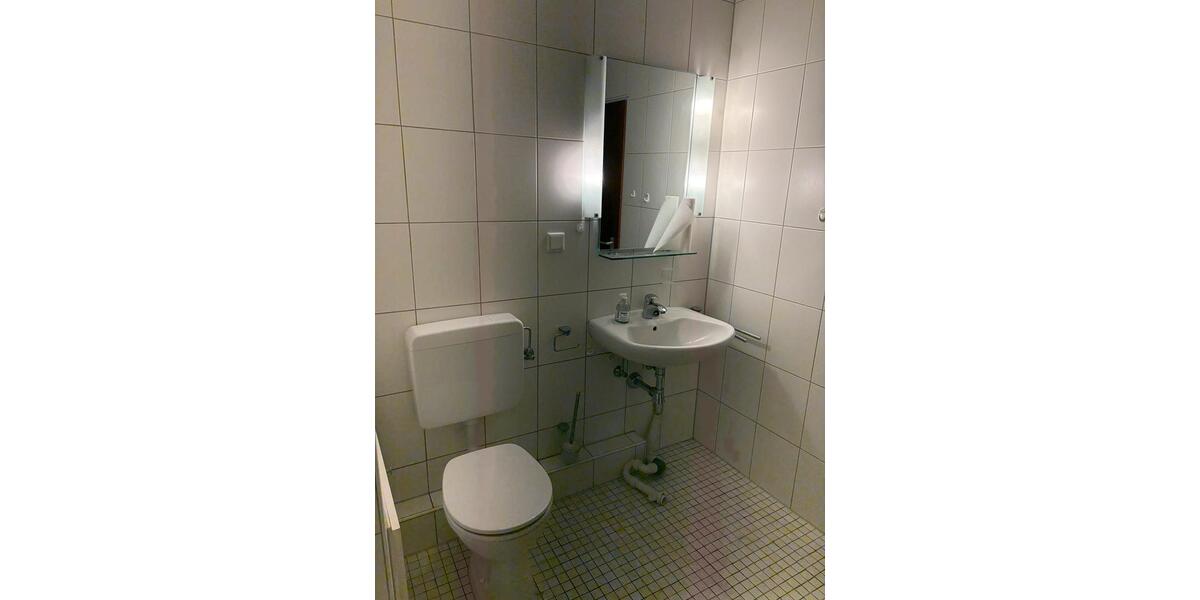 Etagenwohnung Krefeld - 2 Zimmer, 65 m&sup2;, 600&euro; | Angebot:27541042