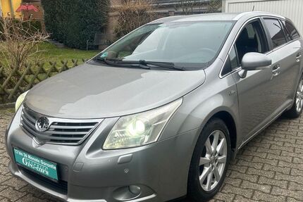 Toyota Avensis 215.000 km 5.950 &euro; Düsseldorf 40589