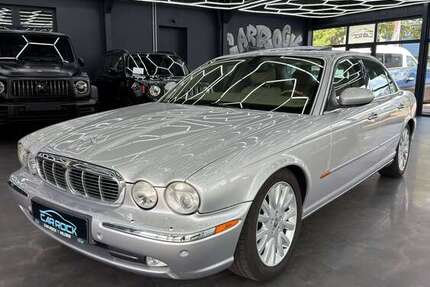 Jaguar XJ8 109.896 km 21.999 &euro; Hilden 40721
