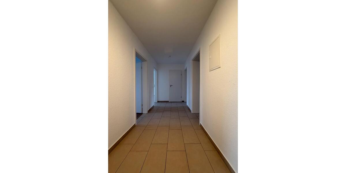 Etagenwohnung Grefrath - 4 Zimmer, 120 m&sup2;, 1.500&euro; | Angebot:27565934