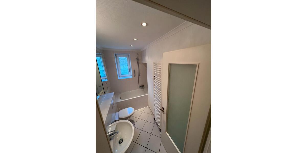Etagenwohnung Düsseldorf Stadtbezirk 5 - 1 Zimmer, 49 m&sup2;, 1.150&euro; | Angebot:27547930