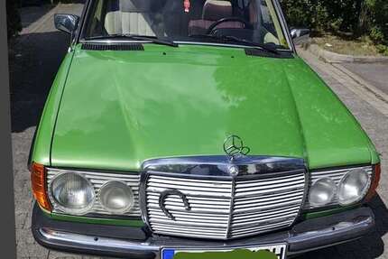 Mercedes-Benz 240 122.450 km 16.000 &euro; Kaarst 41564