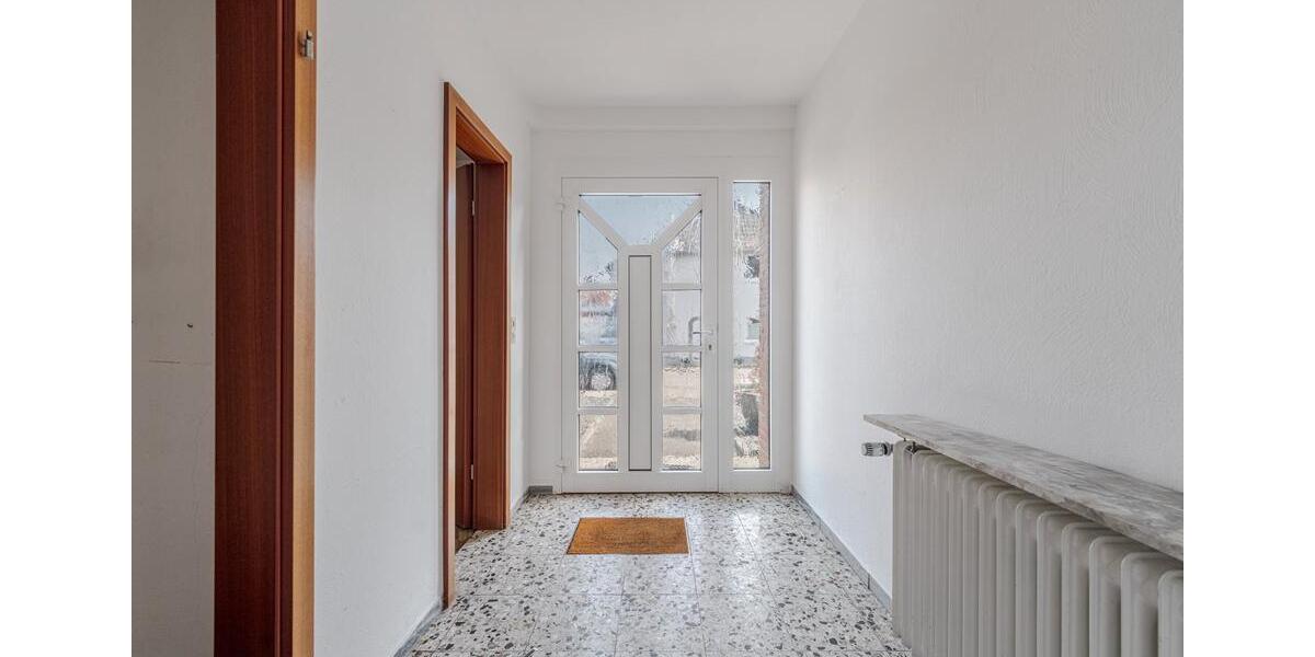 Reihenhaus Mönchengladbach West - 7 Zimmer, 187 m&sup2;, 295.000&euro; | Angebot:27535038