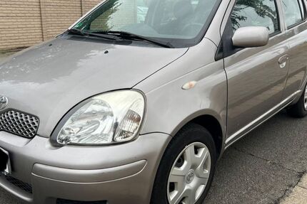 Toyota Yaris 185.000 km 2.200 &euro; Krefeld 47829
