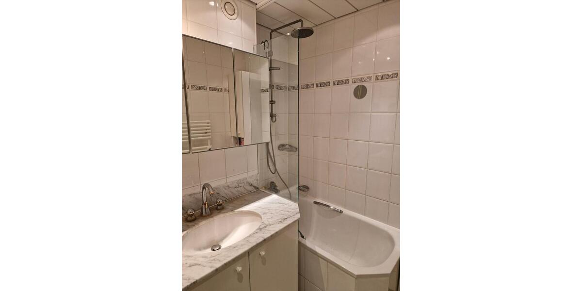 Etagenwohnung Düsseldorf Lörick - 3 Zimmer, 75 m&sup2;, 299.000&euro; | Angebot:27496198
