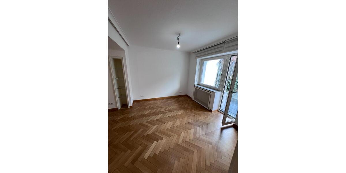 Etagenwohnung Düsseldorf Stadtbezirk 5 - 1 Zimmer, 49 m&sup2;, 1.150&euro; | Angebot:27547930