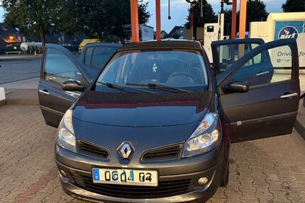 Renault Clio 155.392 km 2.900 &euro; Leverkusen 51371