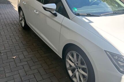 Seat Leon 121.450 km 13.599 &euro; Moers 47447