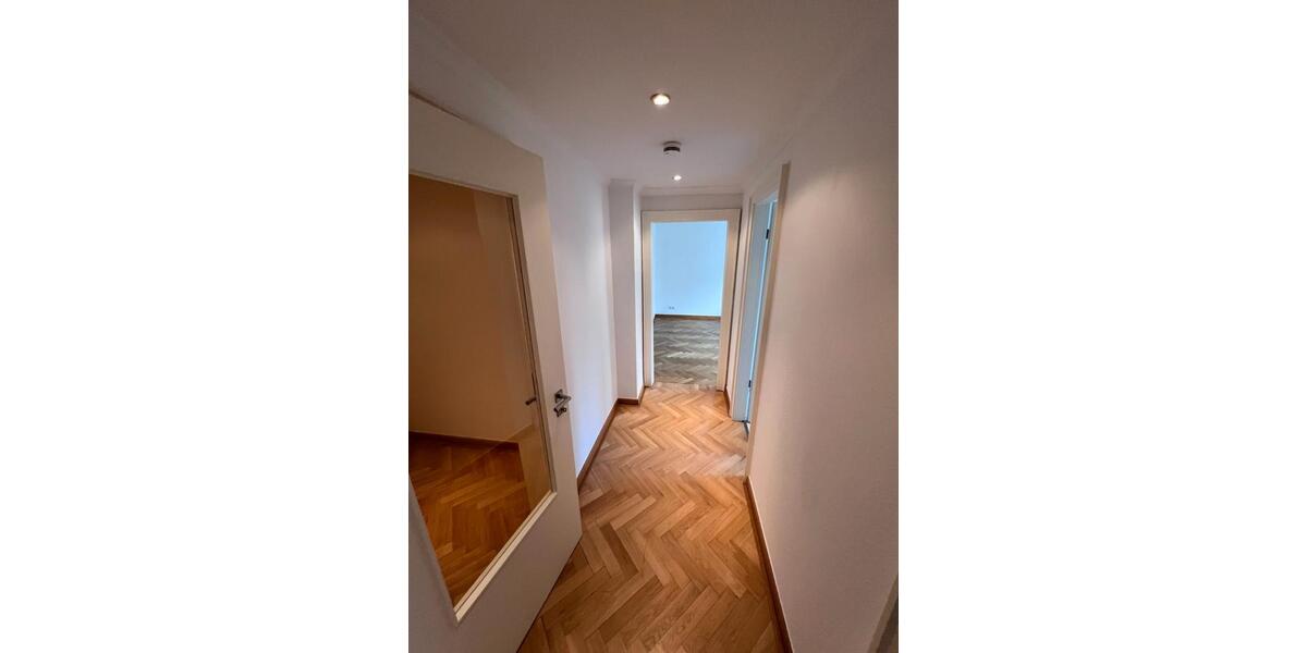 Etagenwohnung Düsseldorf Stadtbezirk 5 - 1 Zimmer, 49 m&sup2;, 1.150&euro; | Angebot:27547930