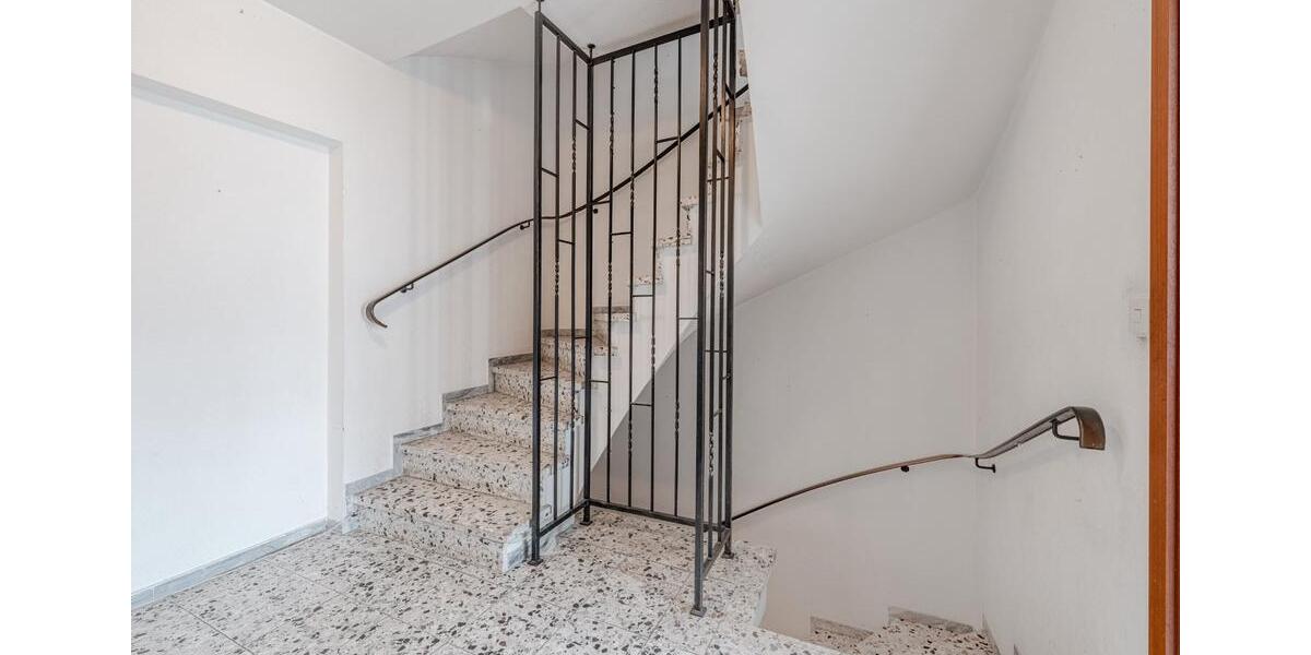 Reihenhaus Mönchengladbach West - 7 Zimmer, 187 m&sup2;, 295.000&euro; | Angebot:27535038