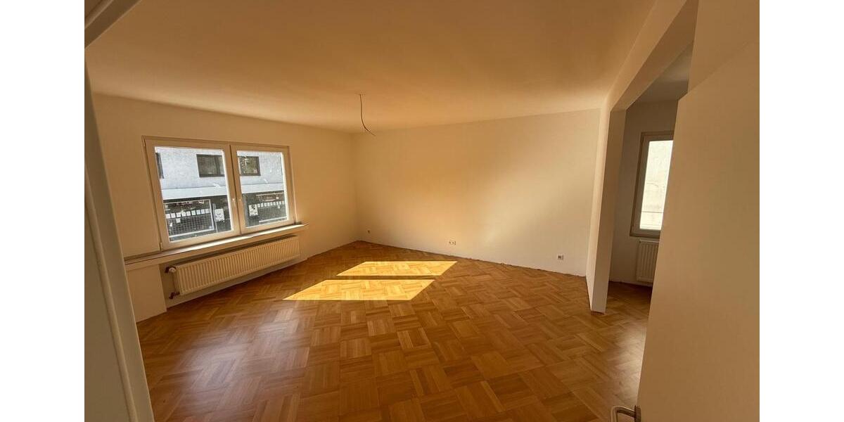 Etagenwohnung Duisburg Angerhausen - 4 Zimmer, 120 m&sup2;, 1.440&euro; | Angebot:27570424
