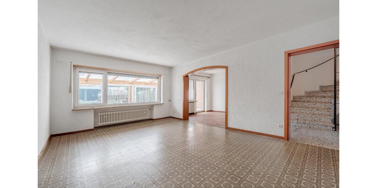 Reihenhaus Mönchengladbach West - 7 Zimmer, 187 m&sup2;, 295.000&euro; | Angebot:27535038