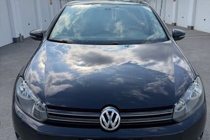 VW Golf 185.000 km 5.000 &euro; Düsseldorf 40229