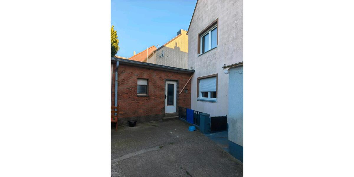 Einfamilienhaus Bergheim Auenheim - 9 Zimmer, 120 m&sup2;, 380.000&euro; | Angebot:27499933