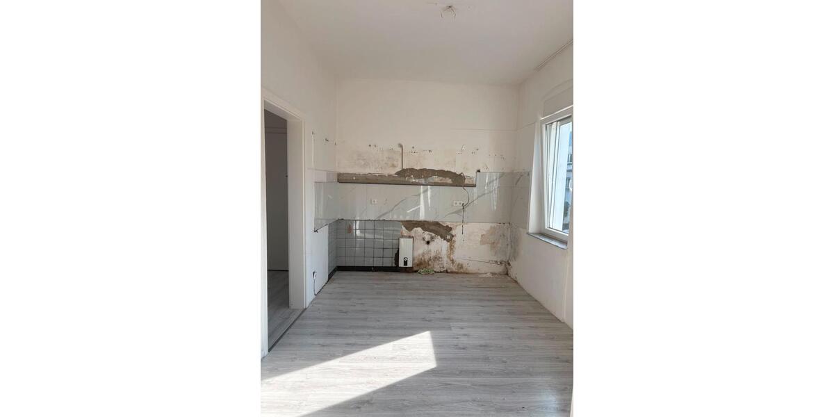 Etagenwohnung Leverkusen - 4 Zimmer, 90 m&sup2;, 900&euro; | Angebot:27532837