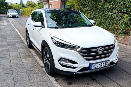 Hyundai TUCSON 144.000 km 14.900 &euro; Kaarst 41564