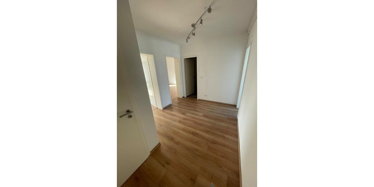 Etagenwohnung Krefeld - 2 Zimmer, 69 m&sup2;, 510&euro; | Angebot:27542628