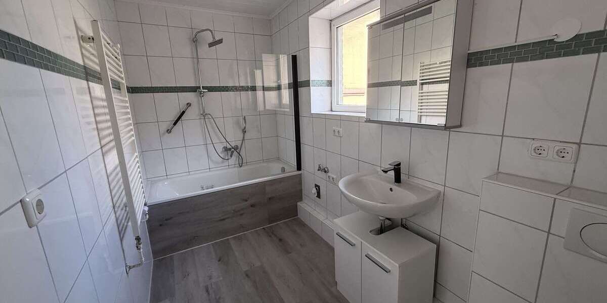 Etagenwohnung Mülheim an der Ruhr - 3.5 Zimmer, 76 m&sup2;, 790&euro; | Angebot:27508902