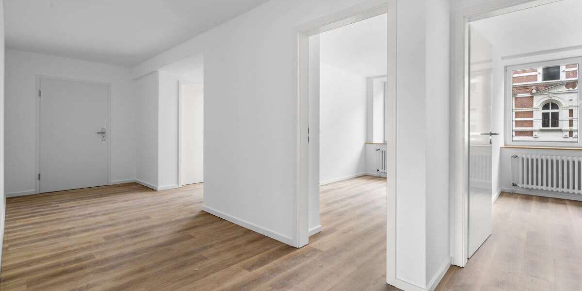 Etagenwohnung Düsseldorf-Bilk Bilk - 3.5 Zimmer, 99 m&sup2;, 1.990&euro; | Angebot:27370454