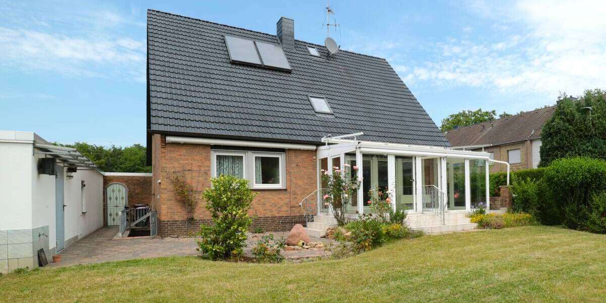 Einfamilienhaus Dormagen / Hackenbroich Hackenbroich - 7 Zimmer, 170 m&sup2;, 380.000&euro; | Angebot:27396186