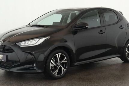 Toyota Yaris 12.400 km 22.484 &euro; Neuss 41460