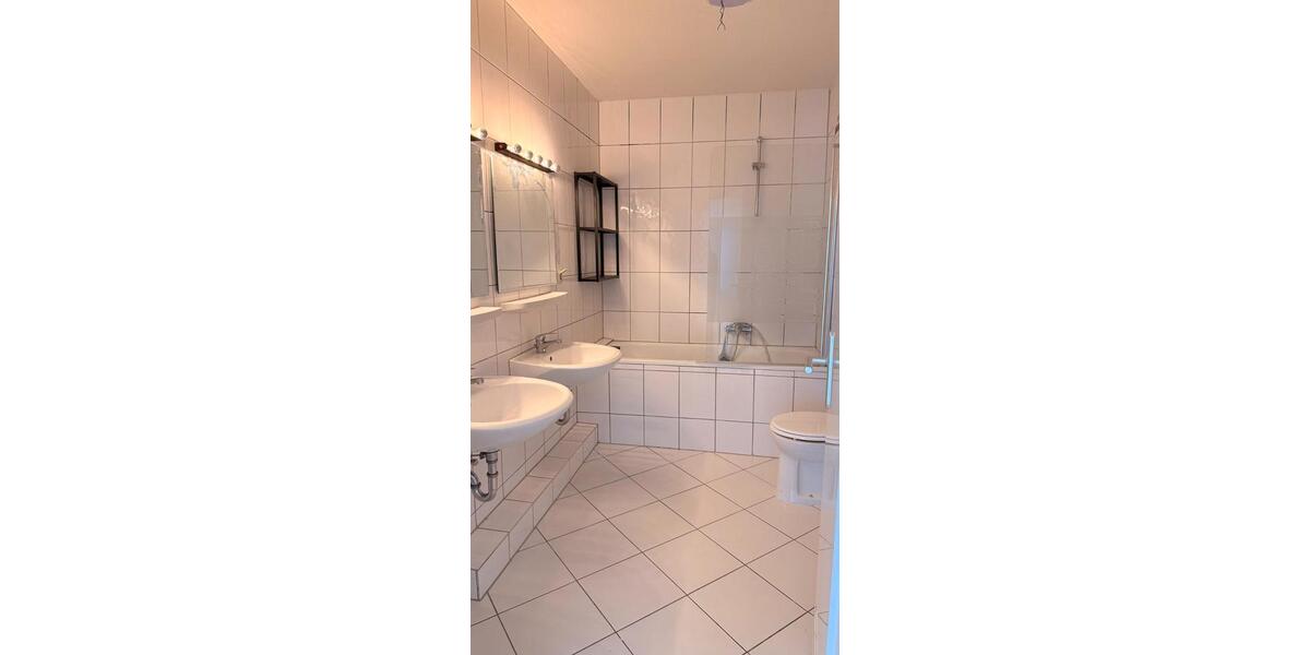 Dachgeschoßwohnung Erkelenz - 4 Zimmer, 126 m&sup2;, 1.100&euro; | Angebot:27544285