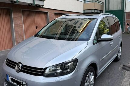 VW Touran 298.477 km 5.800 &euro; Düsseldorf 40225