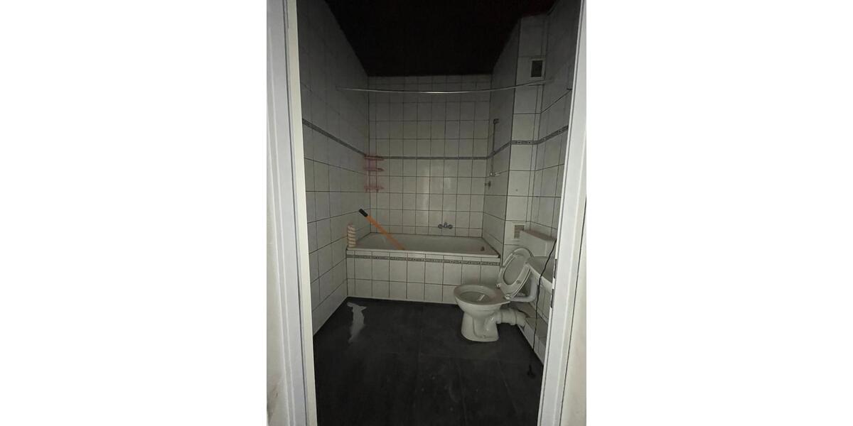 Etagenwohnung Duisburg Duisburg-Mitte - 4 Zimmer, 95 m&sup2;, 740&euro; | Angebot:27567646