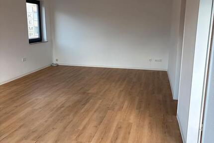 Wohnung Krefeld - 2 Zimmer, 65 m&sup2;, 600&euro; | Angebot:27541042