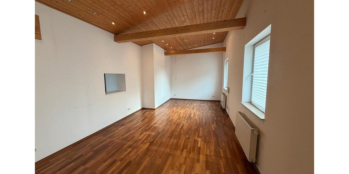 Etagenwohnung Duisburg Ruhrort - 2.5 Zimmer, 75 m&sup2;, 890&euro; | Angebot:27553888