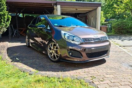 Kia Rio 125.154 km 4.799 &euro; Mülheim an der Ruhr 45472