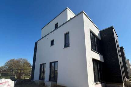 Haus Duisburg - Huckingen Huckingen - 6 Zimmer, 194 m&sup2;, 1.168.000&euro; | Angebot:27508947
