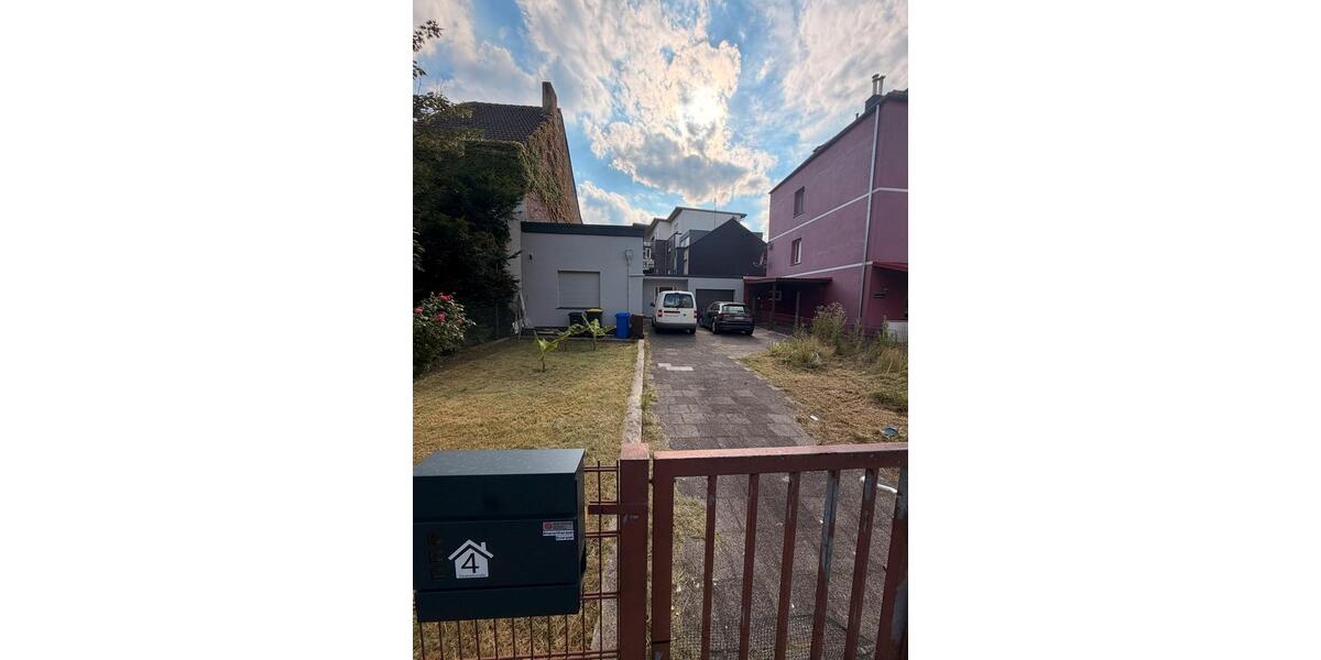 Etagenwohnung Mönchengladbach Nord - 2 Zimmer, 102 m&sup2;, 300.000&euro; | Angebot:27499408