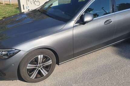 Mercedes-Benz 220 65.233 km 29.500 &euro; Duisburg, Stadt 47198