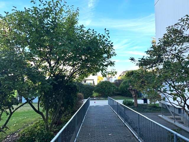 Etagenwohnung Langenfeld (Rheinland) - 4 Zimmer, 120 m&sup2;, 250.000&euro; | Angebot:26001787