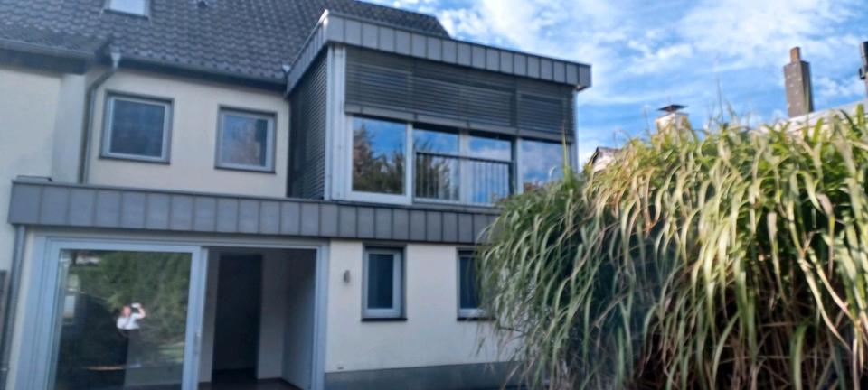 Doppelhaushälfte Neukirchen-Vluyn Vluyn - 8 Zimmer, 180 m&sup2;, 489.000&euro; | Angebot:27430332
