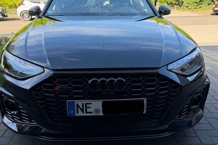 Audi RS4 11.780 km 79.800 &euro; Neuss 41464