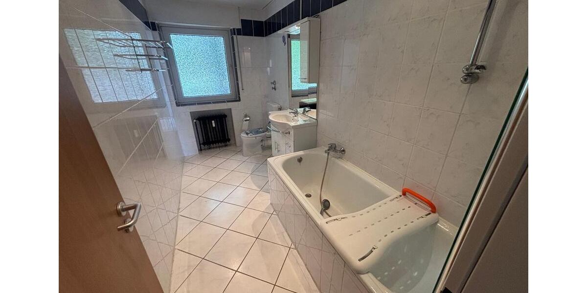 Etagenwohnung Duisburg Rheinhausen - 2 Zimmer, 71 m&sup2;, 600&euro; | Angebot:27565944