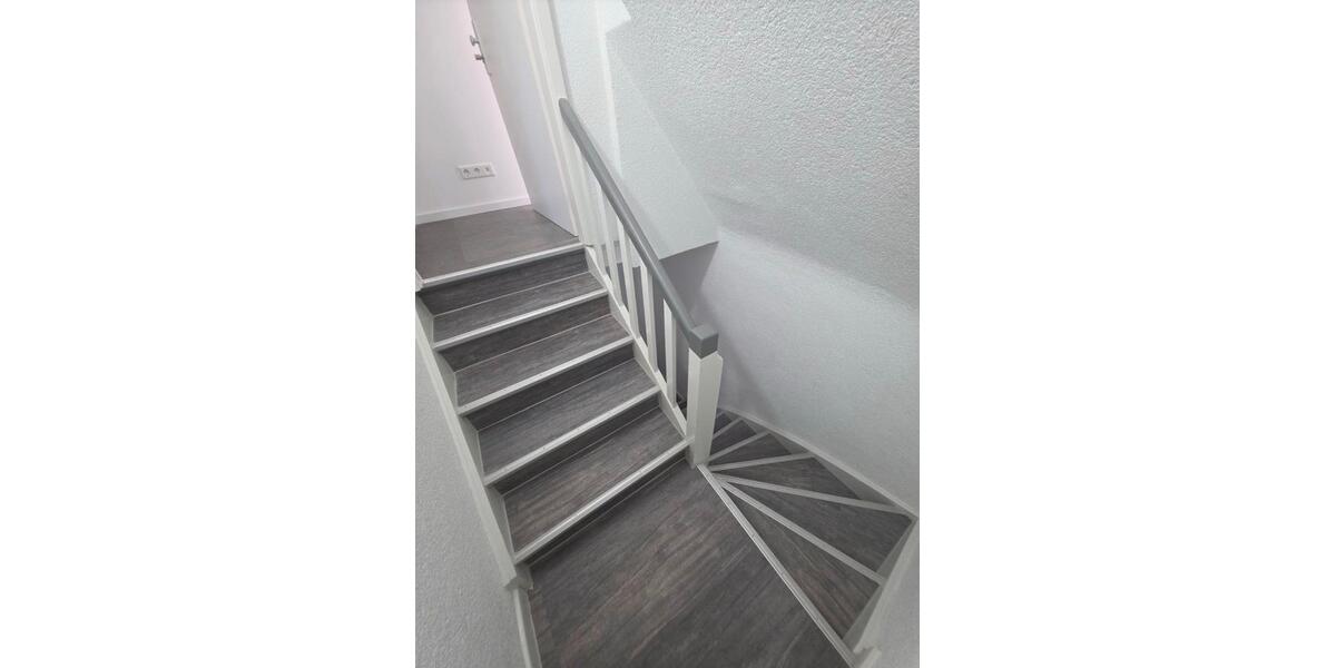 Dachgeschoßwohnung Leverkusen - 3 Zimmer, 75 m&sup2;, 1.200&euro; | Angebot:27546960